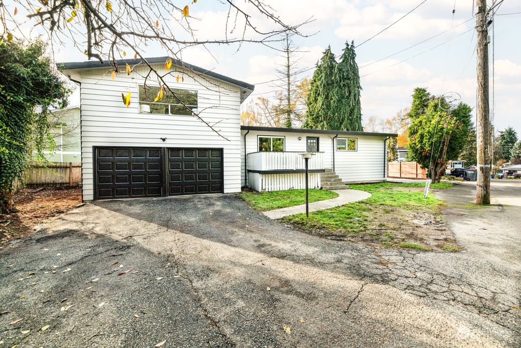 Photo of 2621 S 125th Street, Seattle, WA 98168 (MLS # 2181609)