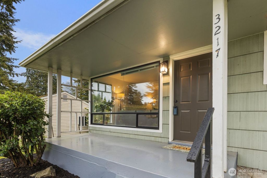 Photo of 3217 NE 120th Street, Seattle, WA 98125 (MLS # 2465083)