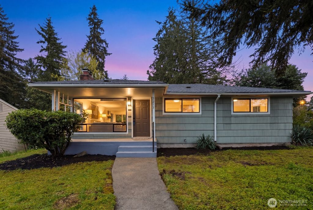 Photo of 3217 NE 120th Street, Seattle, WA 98125 (MLS # 2465083)