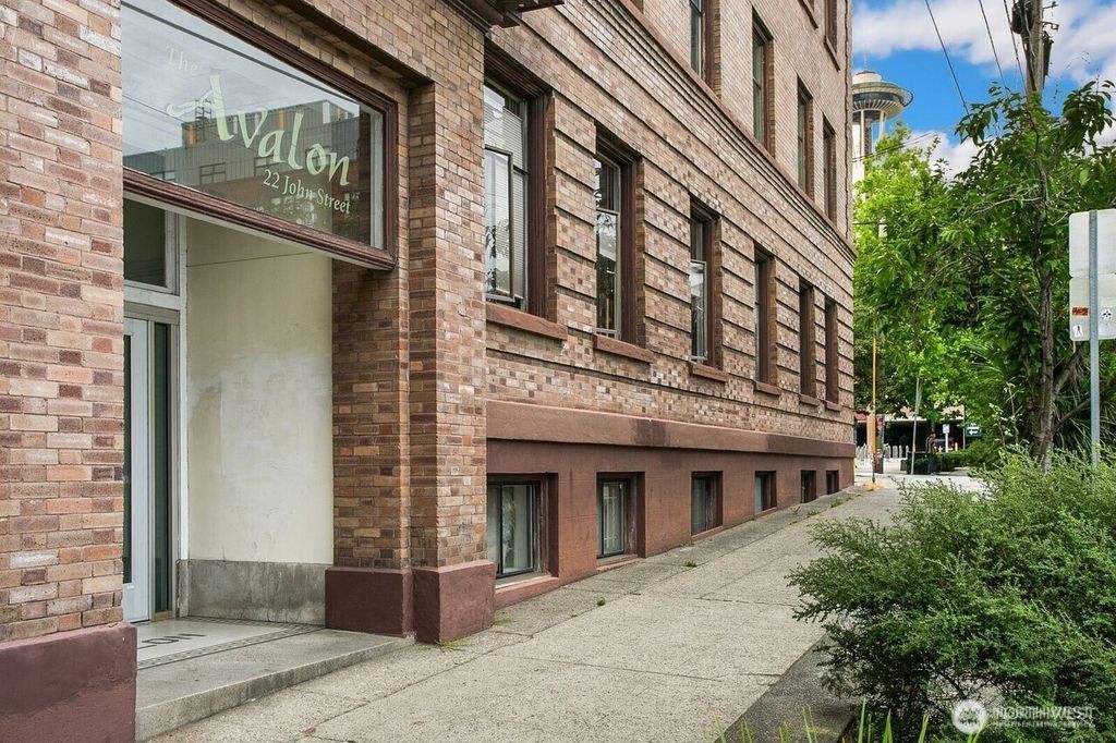 Photo of 22 John Street #10, Seattle, WA 98109 (MLS # 2438475)