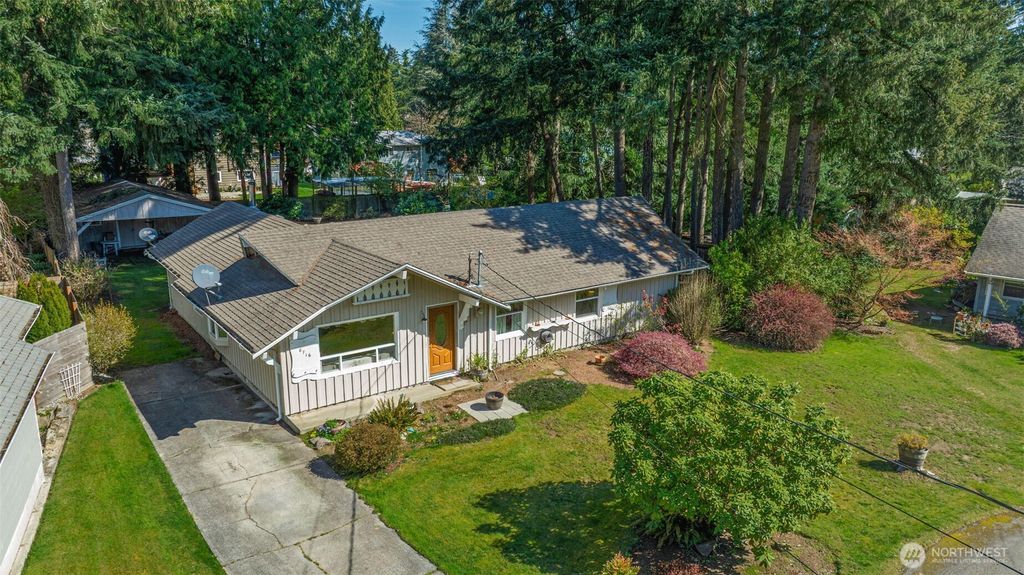 Photo of 8716 NE 135th Place, Kirkland, WA 98034 (MLS # 2500597)