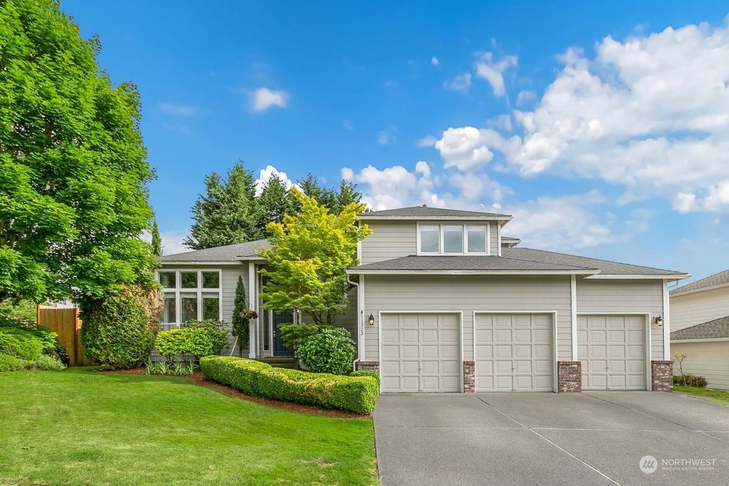 Photo of 11323 SE 313th Place, Auburn, WA 98092 (MLS # 2130137)