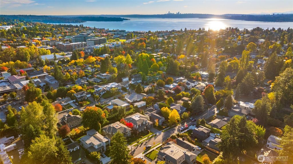 Photo of 638 11th Avenue Ave, Kirkland, WA 98033 (MLS # 2452862)