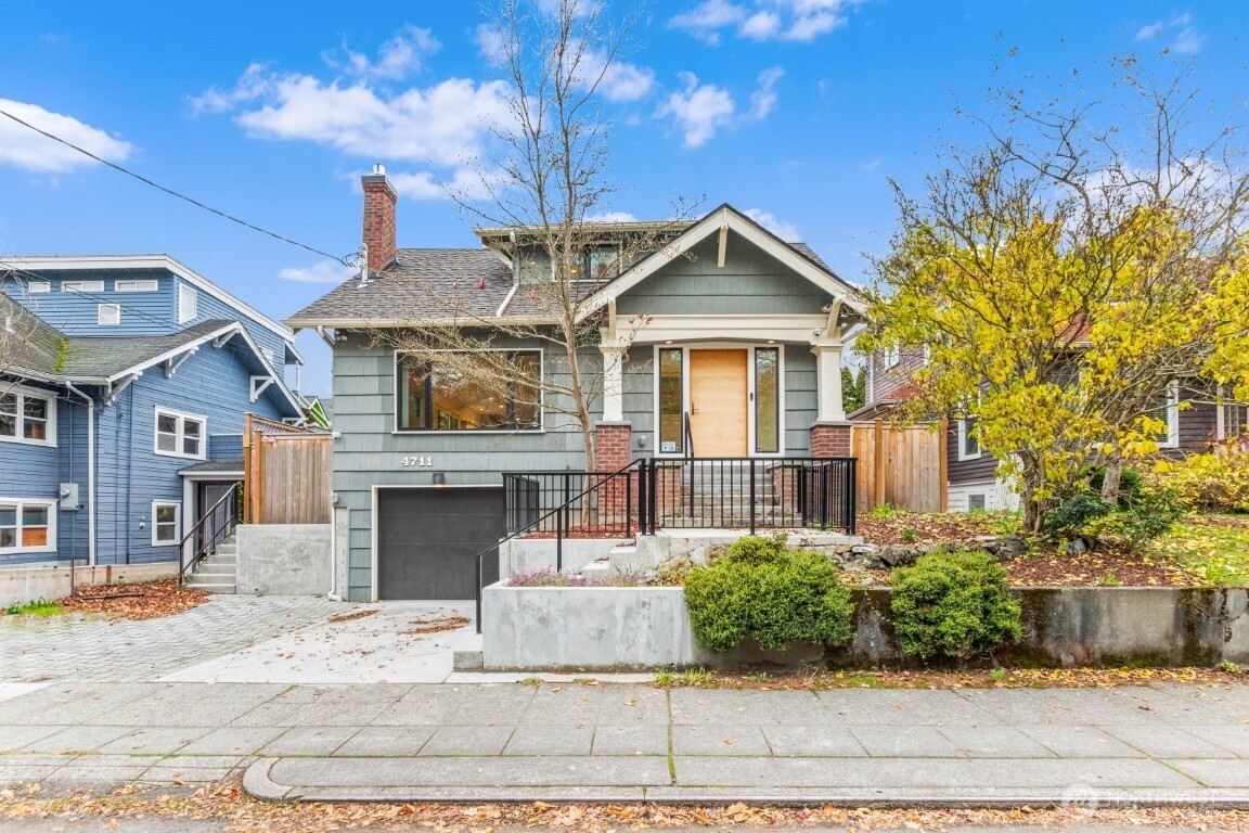 4711 Meridian Avenue N