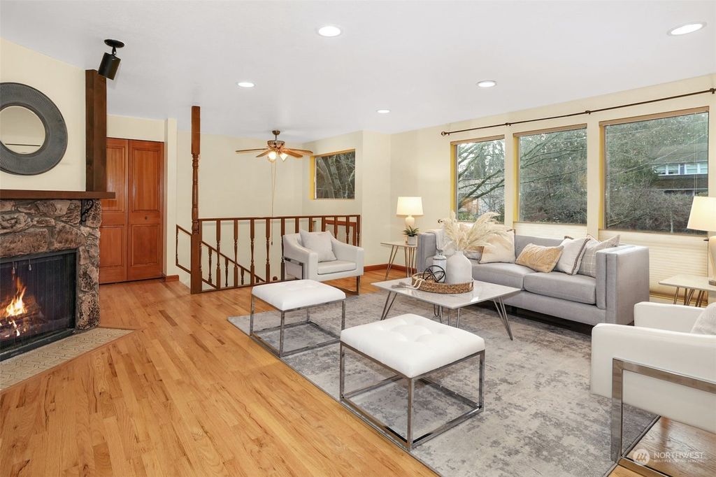 Photo of 11320 20th Avenue NE, Seattle, WA 98125 (MLS # 2028412)