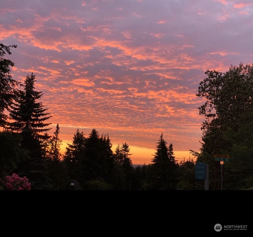 Photo of 13604 SE 54th Place, Bellevue, WA 98006 (MLS # 2036282)