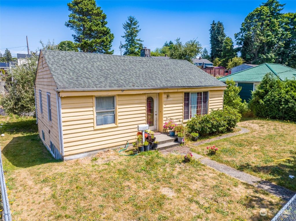 Photo of 12042 Renton Avenue S, Seattle, WA 98178 (MLS # 2136753)