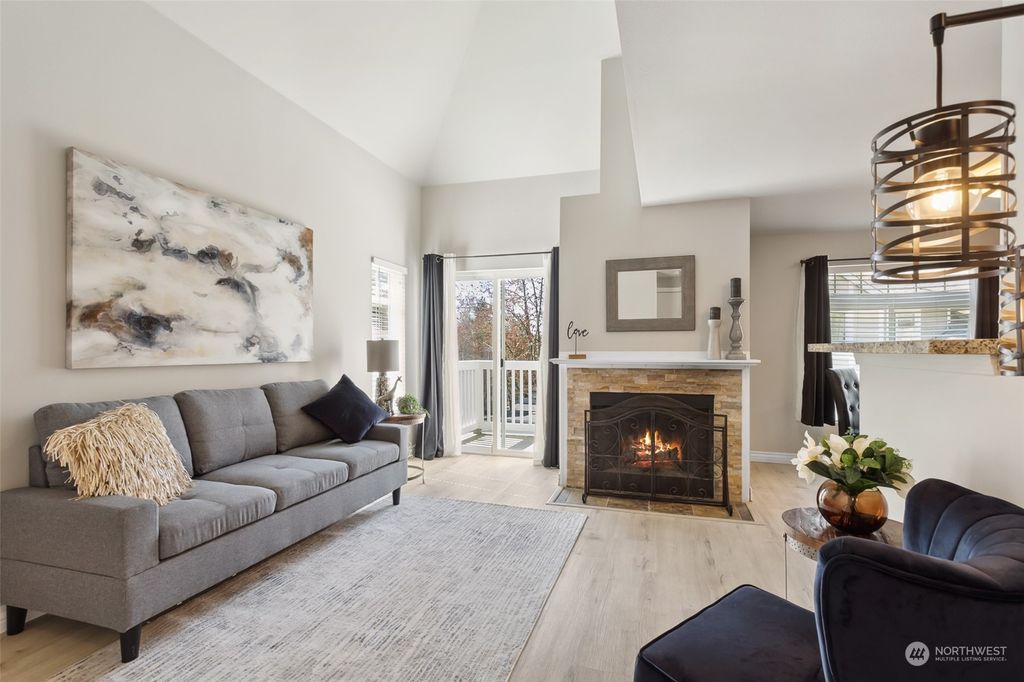 Photo of 6627 SE Cougar Mountain Way #3, Bellevue, WA 98006 (MLS # 2218994)