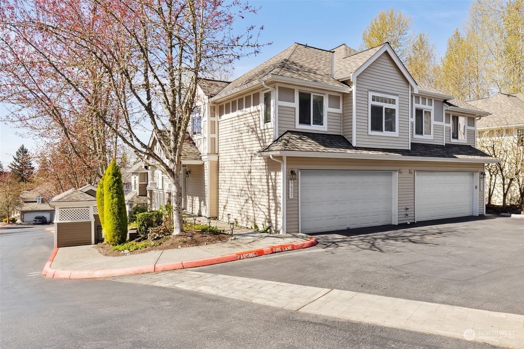 Photo of 6627 SE Cougar Mountain Way #3, Bellevue, WA 98006 (MLS # 2218994)