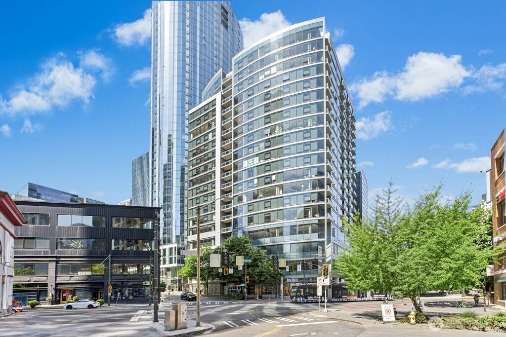 Photo of 820 Blanchard Street #1501, Seattle, WA 98121 (MLS # 2506017)