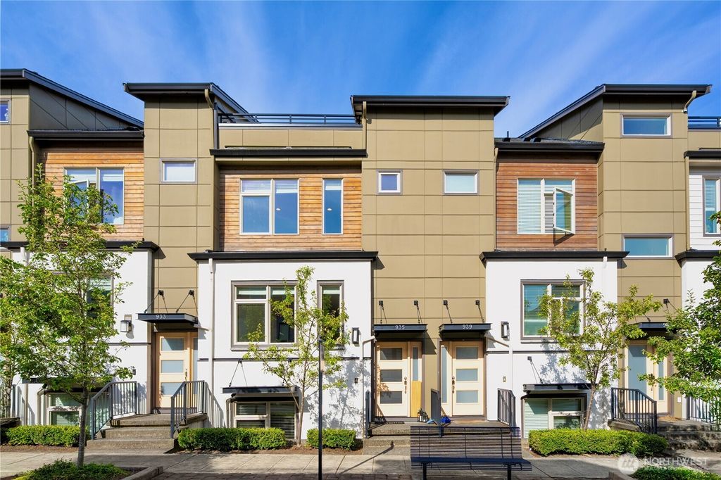 Photo of 935 7th Avenue NE #17.3, Issaquah, WA 98029 (MLS # 2435715)