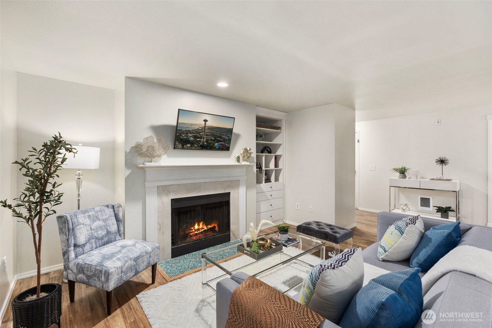 23307 Cedar Way R201