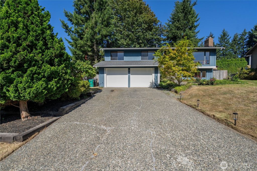 Photo of 8318 NE 122nd Place Pl, Kirkland, WA 98034 (MLS # 2433537)