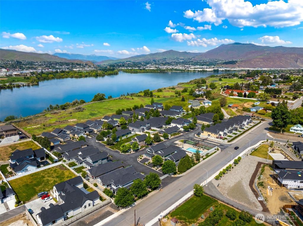 Photo of 2452 NW Columbia Avenue #44, East Wenatchee, WA 98802 (MLS # 2517330)