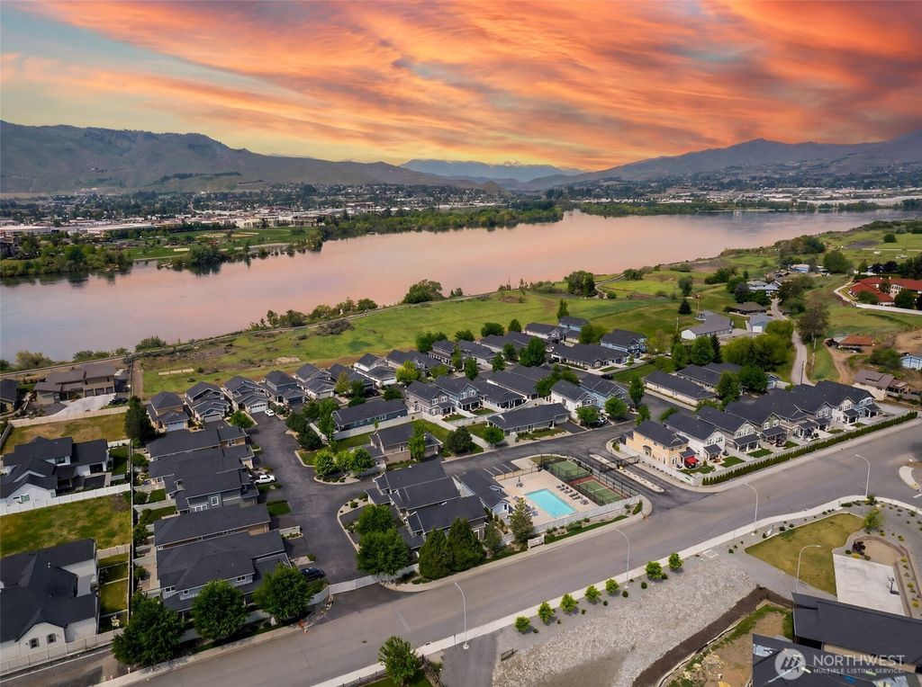 Photo of 2452 NW Columbia Avenue #44, East Wenatchee, WA 98802 (MLS # 2517330)
