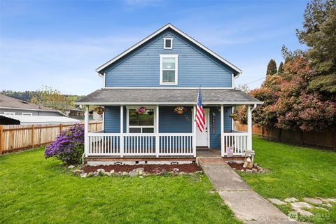 Photo of 105 Oak Street E, Eatonville, WA 98328 (MLS # 2495401)