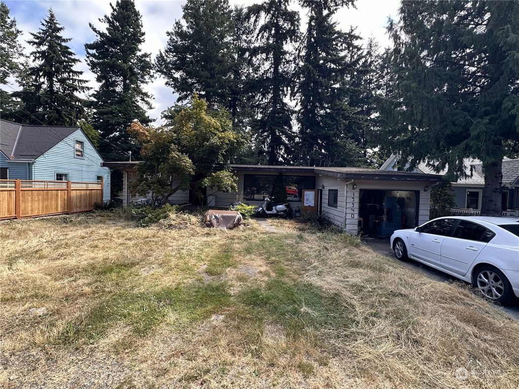 Photo of 15540 Ashworth Avenue N, Shoreline, WA 98133 (MLS # 2293608)