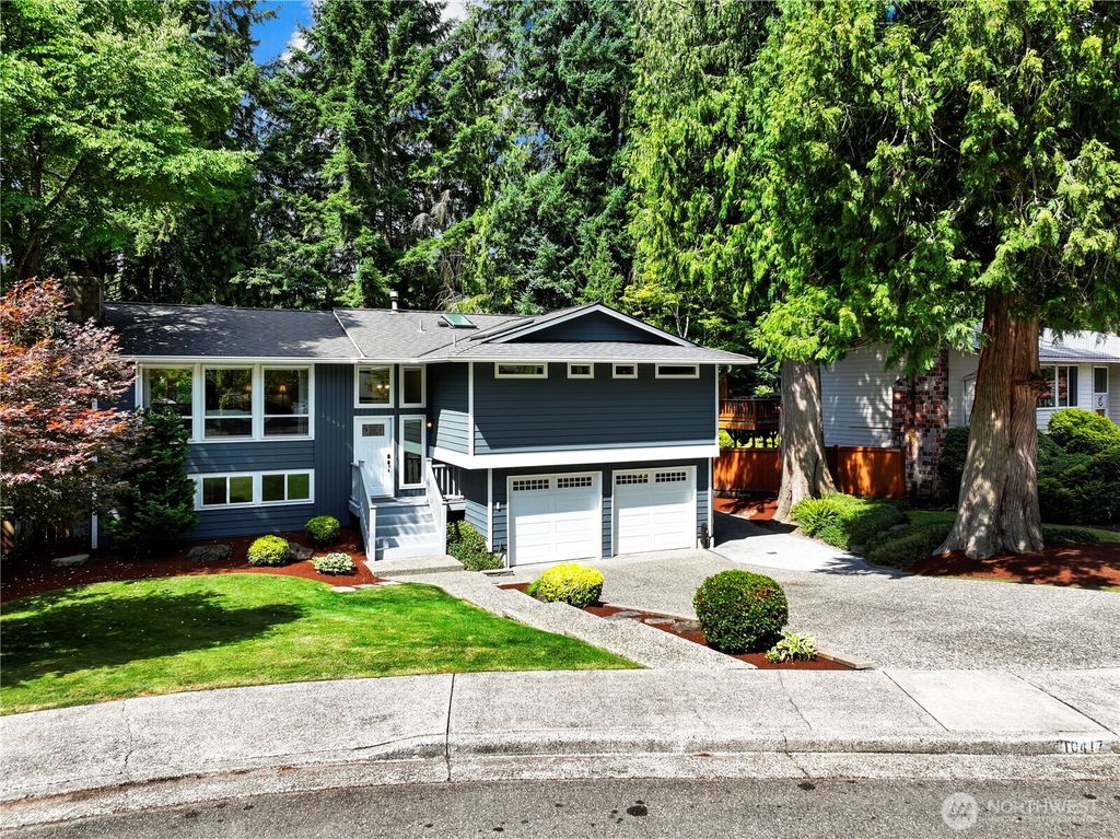 Photo of 10417 165th Place NE, Redmond, WA 98052 (MLS # 2433693)