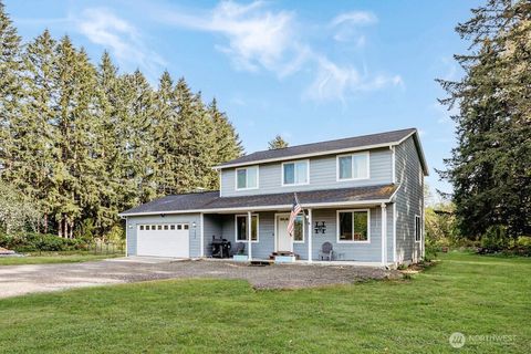 Photo of 105 S Johnson Road, Castle Rock, WA 98596 (MLS # 2359082)