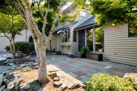 Photo of 627 N Waugh Road, Mount Vernon, WA 98273 (MLS # 2565622)