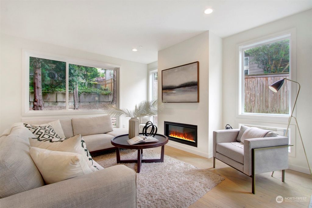 Photo of 505 B 2nd Avenue S, Kirkland, WA 98033 (MLS # 2260353)