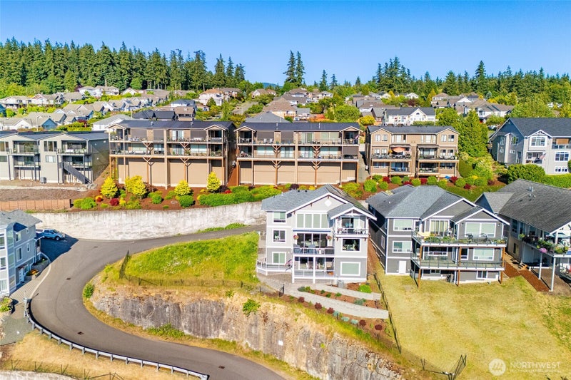 3239 Stonecrop Lane