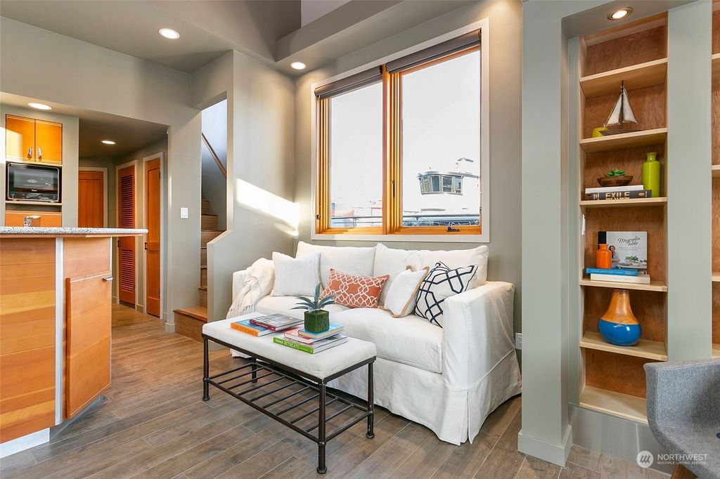 Photo of 2401 N Northlake Way #G7, Seattle, WA 98103 (MLS # 2310065)