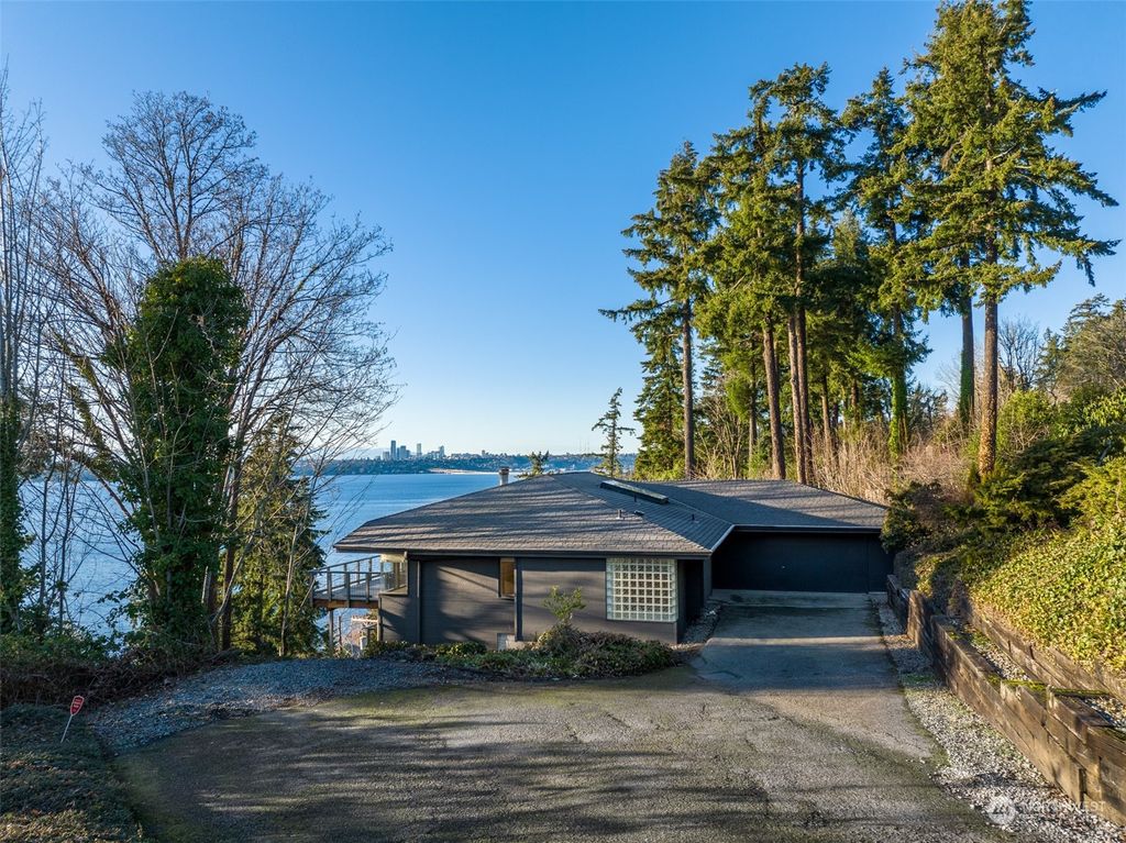 Photo of 8106 SE 44th Street, Mercer Island, WA 98040 (MLS # 2032083)
