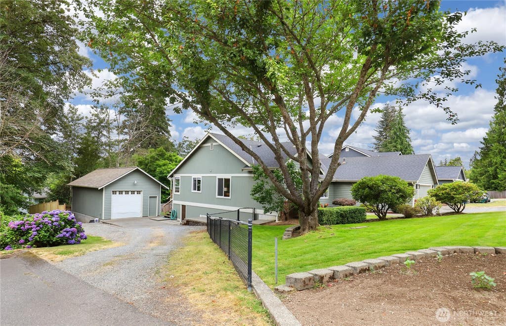 Photo of 2307 16th Avenue, Milton, WA 98354 (MLS # 2549192)