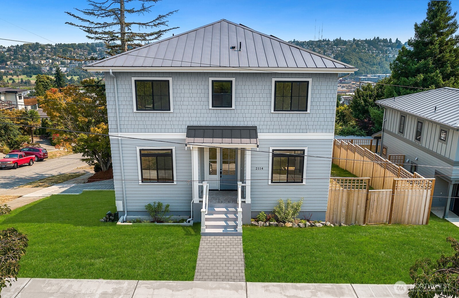 2114 26th Avenue W