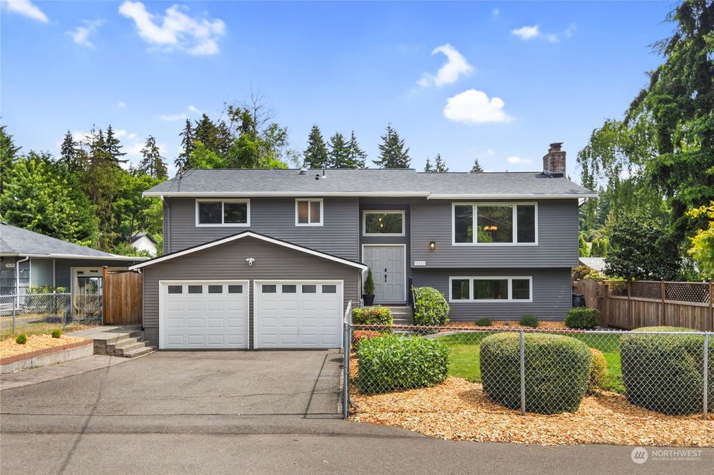 Photo of 13330 20th Avenue NE, Seattle, WA 98125 (MLS # 2251582)