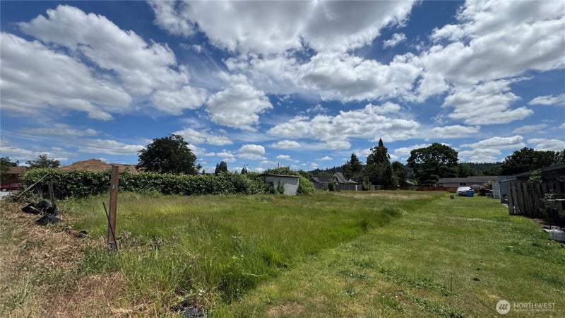 503 SE 12th St SE B