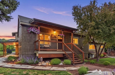 Photo of 106 Evans Street, Leavenworth, WA 98826 (MLS # 2538448)