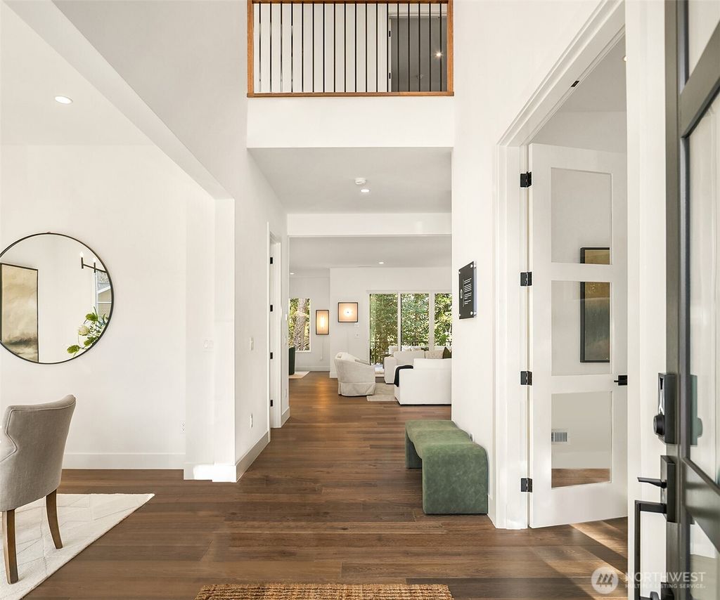 Photo of 10620 NE 28th Place, Bellevue, WA 98004 (MLS # 2465984)