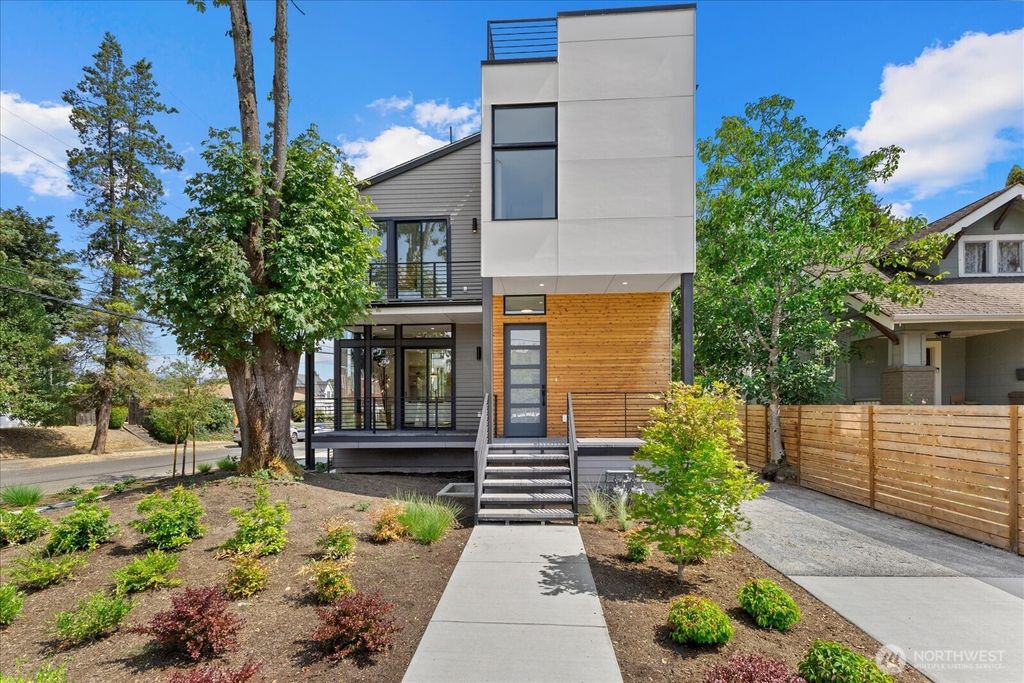 Photo of 128 24th Avenue, Seattle, WA 98122 (MLS # 2422215)