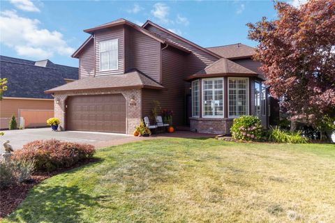 Photo of 1512 Tara Street, Kelso, WA 98626 (MLS # 2439265)