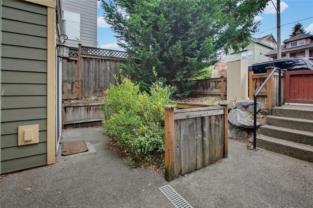 Photo of 5235 11th Ave NE AVE #B, Seattle, WA 98105 (MLS # 2594301)