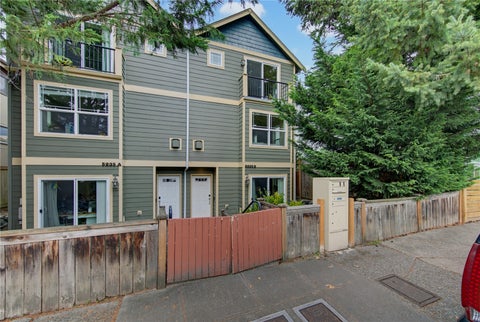 Photo of 5235 11th Ave NE AVE #B, Seattle, WA 98105 (MLS # 2594301)