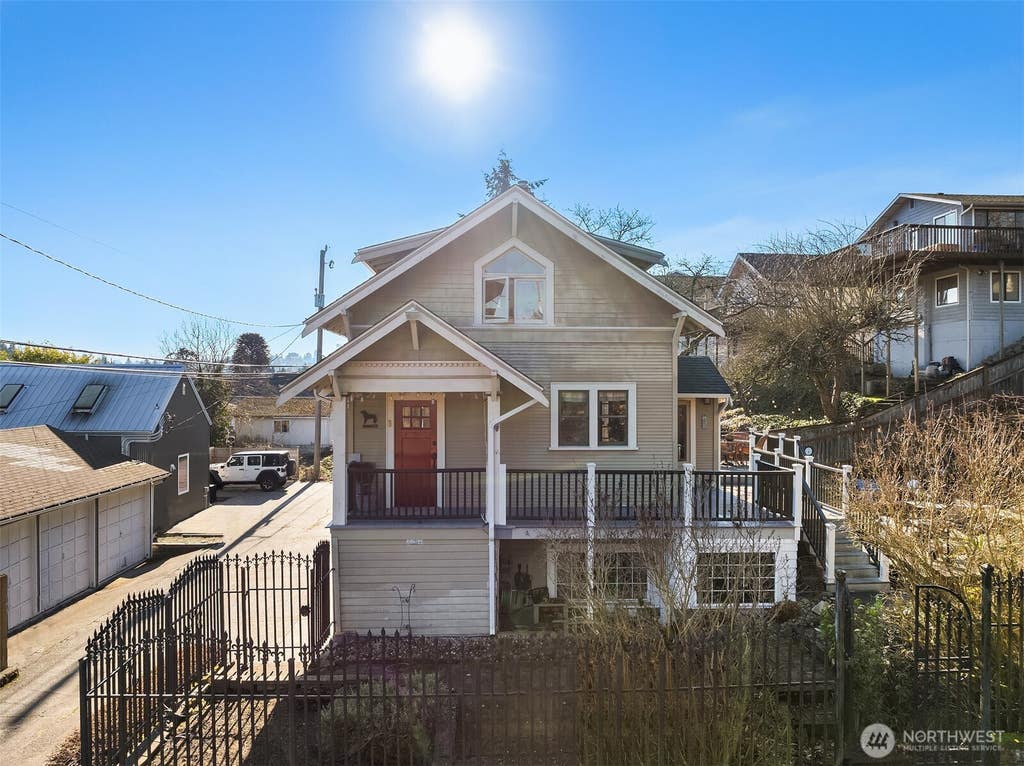 Photo of 4015 SW Hudson Street, Seattle, WA 98116 (MLS # 2573076)