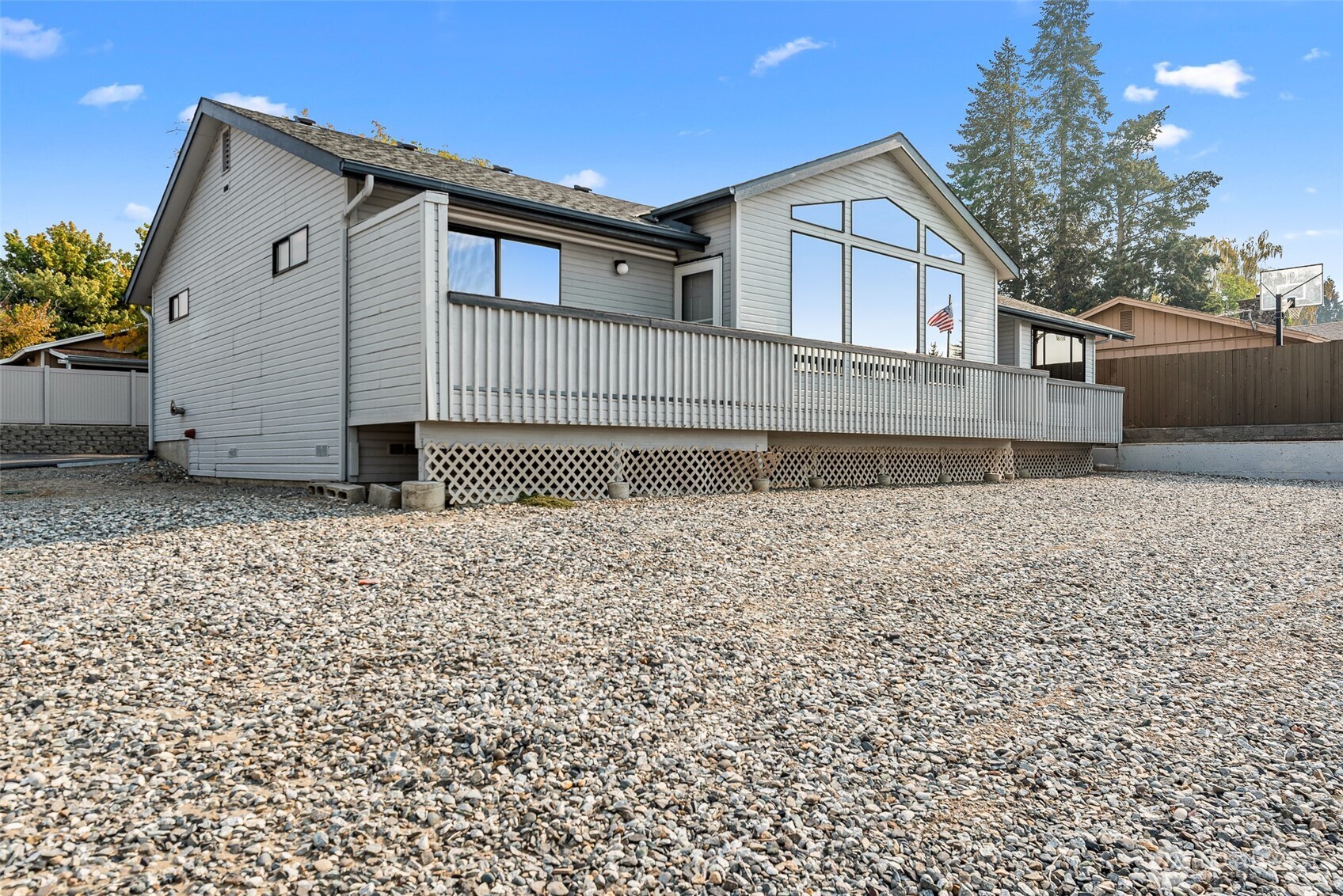 326 Goldcrest Street