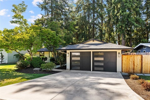 Photo of 11903 NE 142nd Place, Kirkland, WA 98034 (MLS # 2562562)