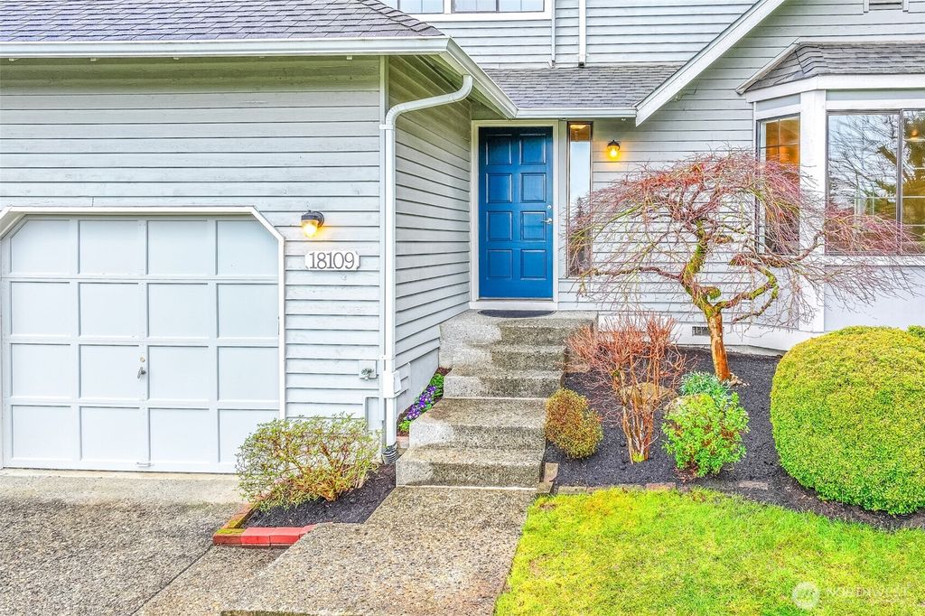 Photo of 18109 NE 108th Court, Redmond, WA 98052 (MLS # 2344537)