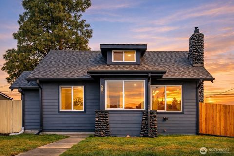 Photo of 501 S 52nd Street, Tacoma, WA 98408 (MLS # 2489384)