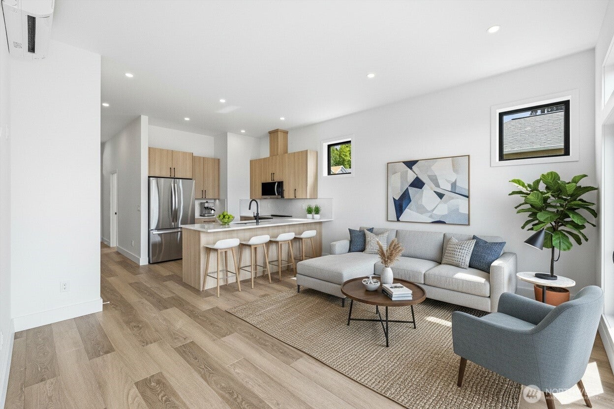 1105 Divine Lane