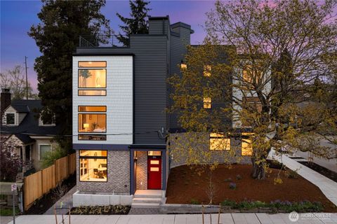 Photo of 816 NE 70th Street, Seattle, WA 98115 (MLS # 2440676)