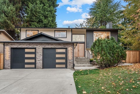 Photo of 12916 NE 136th Place, Kirkland, WA 98034 (MLS # 2598894)
