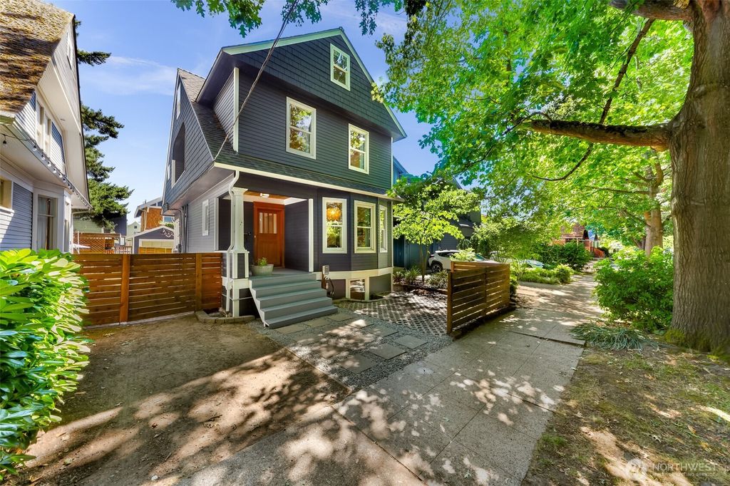 Photo of 926 22nd Avenue, Seattle, WA 98122 (MLS # 2418020)