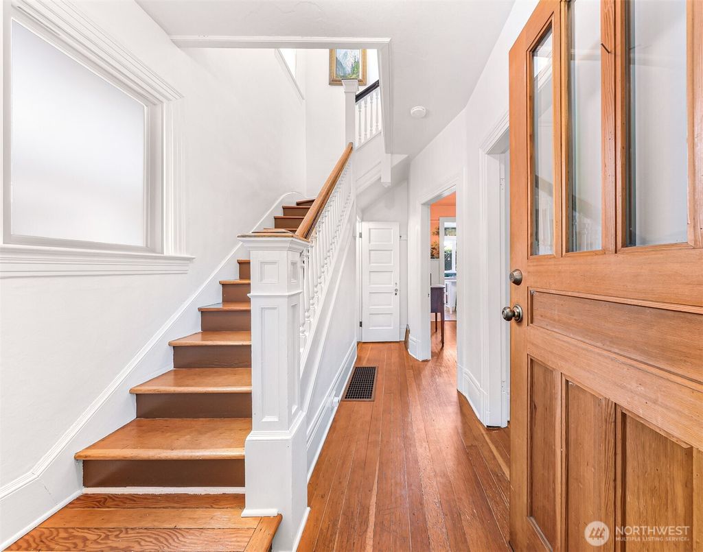 Photo of 926 22nd Avenue, Seattle, WA 98122 (MLS # 2418020)