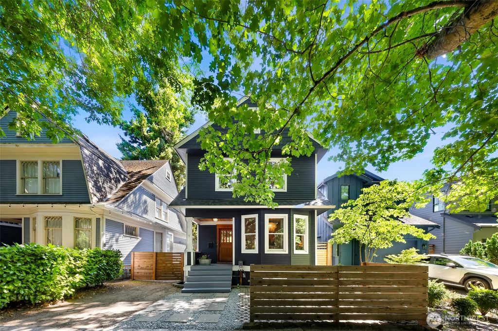 Photo of 926 22nd Avenue, Seattle, WA 98122 (MLS # 2418020)