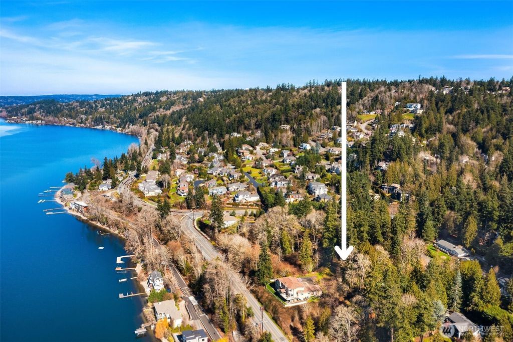 Photo of 11 XX E Lake Sammamish Parkway NE, Sammamish, WA 98074 (MLS # 2428930)